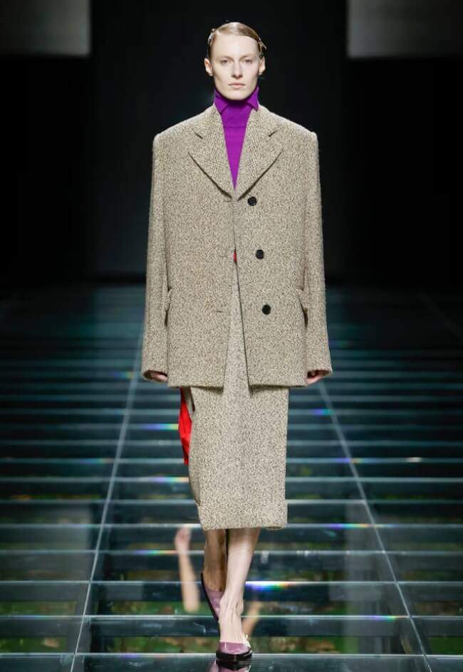 damska-kolekce-Prada-FW-2024-vlneny-kabat damska-kolekce-Prada-FW-2024-vlneny-kabat