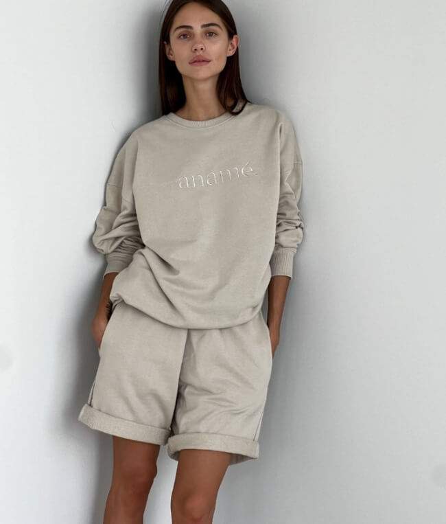 teplakove-kratasy-oversize-mikina-aname teplakove-kratasy-oversize-mikina-aname