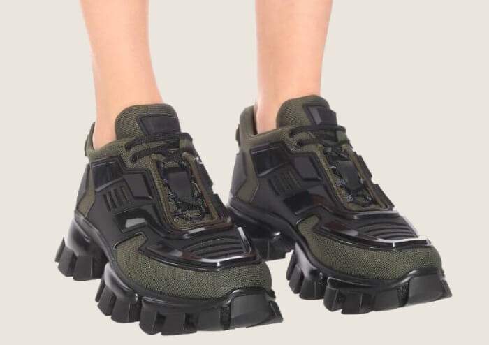 Futuristické tenisky Prada v barvě černá a khaki se jmenují Cloudbust Thunder sneakers.