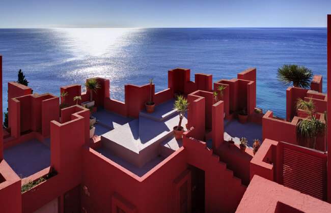 Ricardo-Bofill-La-Muralla-Roja-Spain