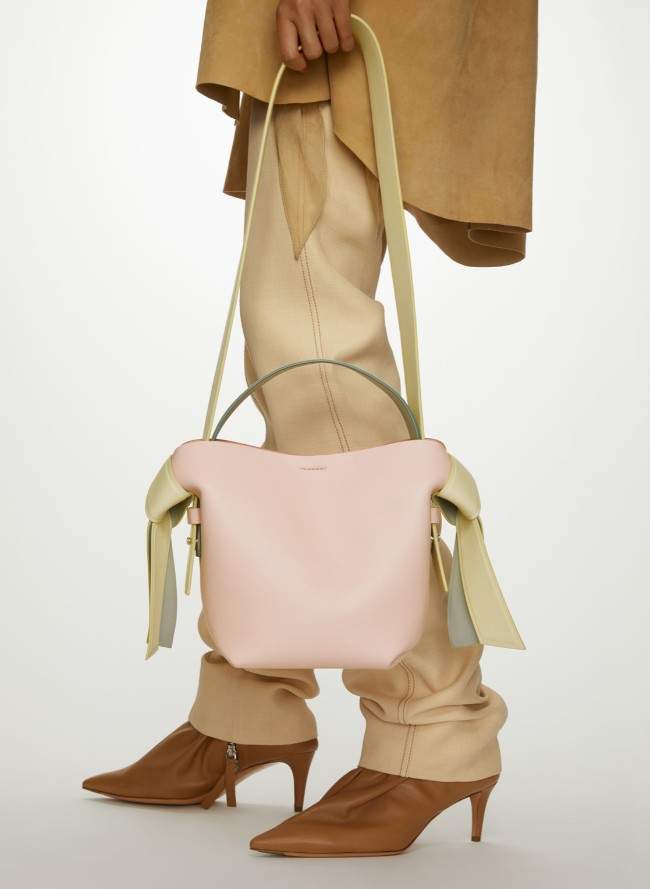 Acne Studios, světle růžová a žlutá kožená kabelka Musubi Mini Švětle růžová a žlutá kožená kabelka Acne Studios Musubi Mini