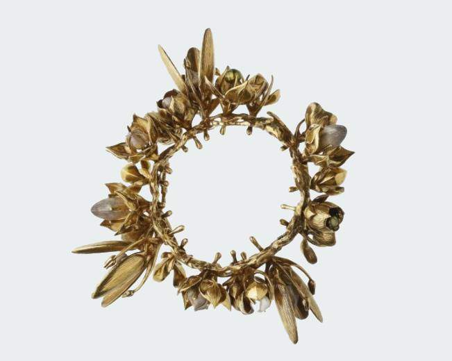 Korunka do vlasů z kolekce Flowers od designérky Janji Prokic.