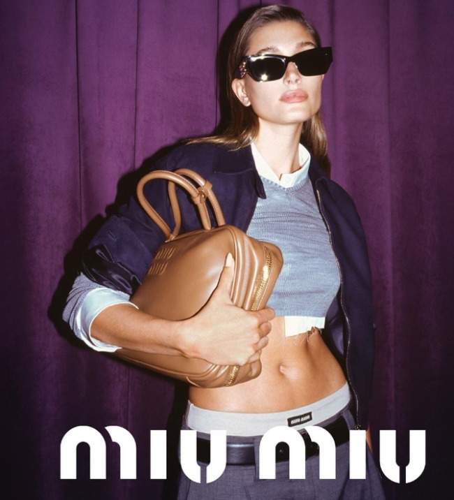haylei-bieber-miu-miu-bila-kosile