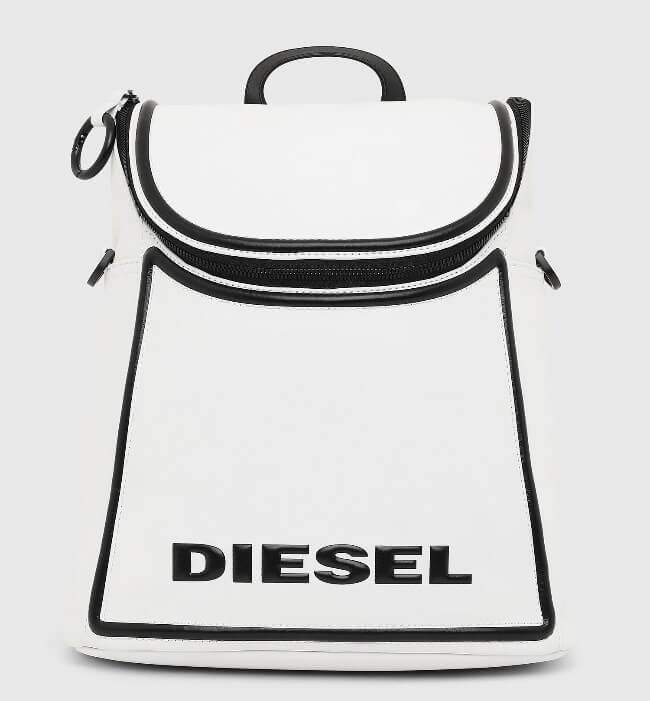 Bílý batoh Diesel Spinea s černými prvky, 2020.