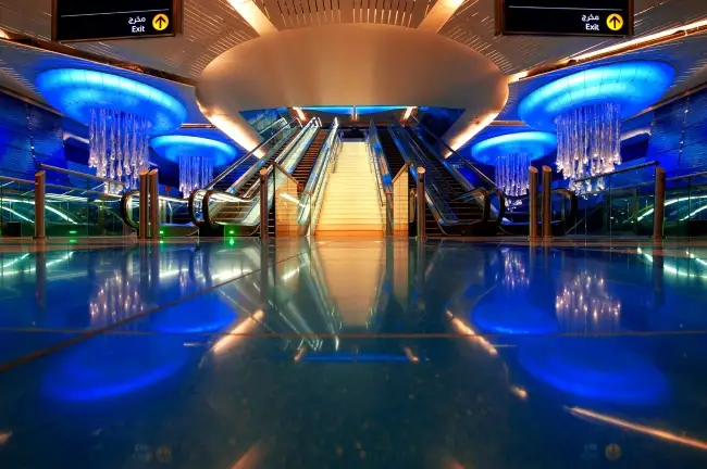 realizace-osvetleni-lasvit-dubai-metro-8 realizace-osvetleni-lasvit-dubai-metro-8