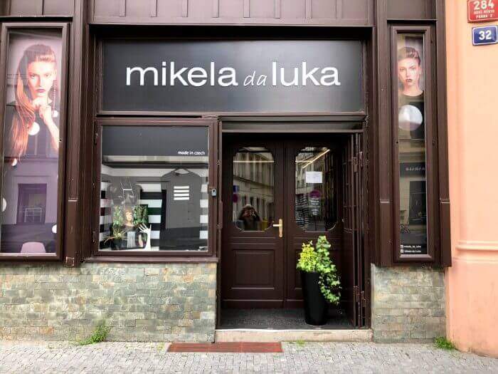 Showroom Mikela da Luka najdte v Myslíkově ulici 32 na Praze 2.