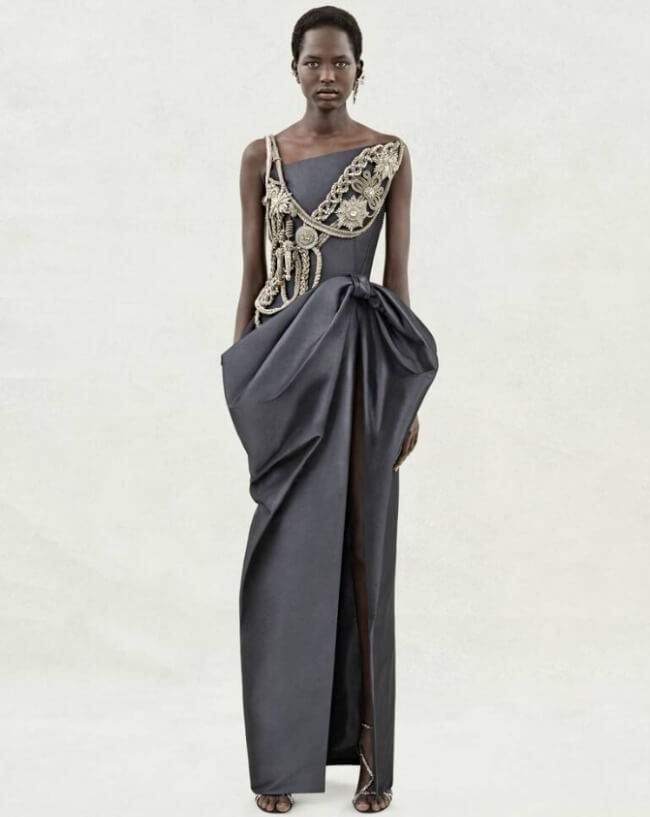 sarah-burton-pro-alexander-mcqueen-prekolekce-2024-1 sarah-burton-pro-alexander-mcqueen-prekolekce-2024-1