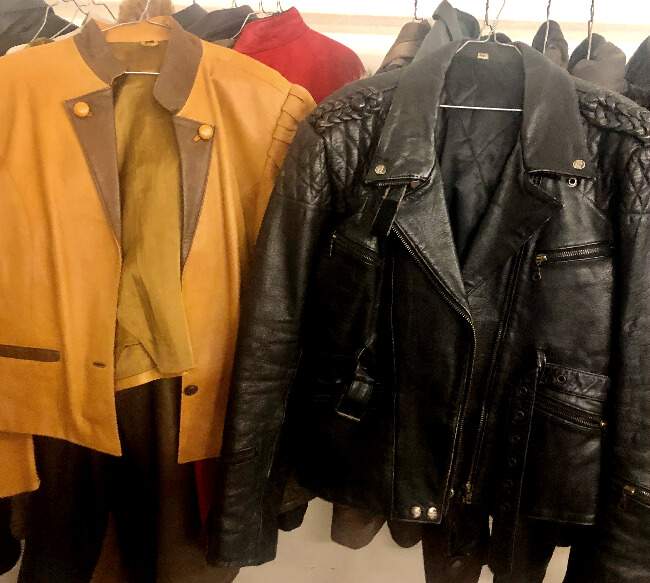 vinokilo-second-hand-akce-praha-vintage-kozene-bundy vinokilo-second-hand-akce-praha-vintage-kozene-bundy