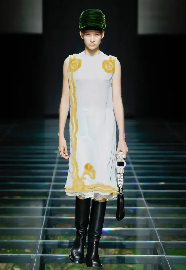 prada-look-damska-kolekce-fw-24