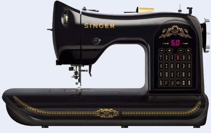 Černý retro šičí stroj Singer 160.