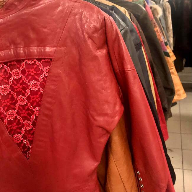 vinokilo-second-hand-akce-praha-vintage-saty vinokilo-second-hand-akce-praha-vintage-saty