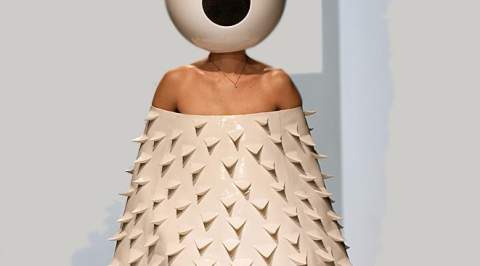 Když už roušku, tak jedině haute couture