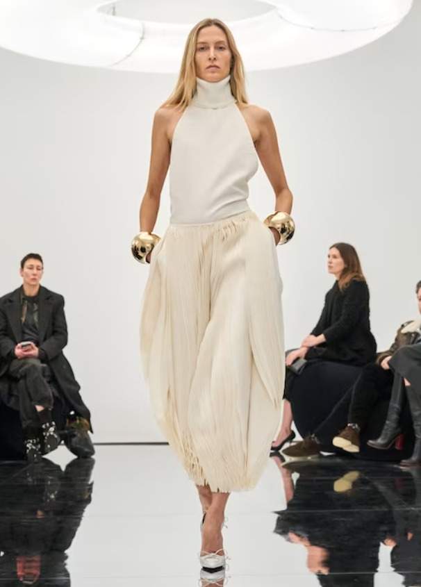 alaia-summer-fall-prehlidka-2024-1 alaia-summer-fall-prehlidka-2024-1